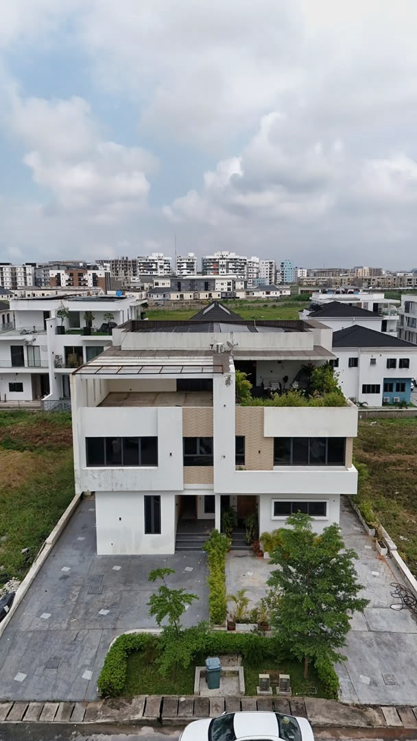 5 Bedroom semi detached