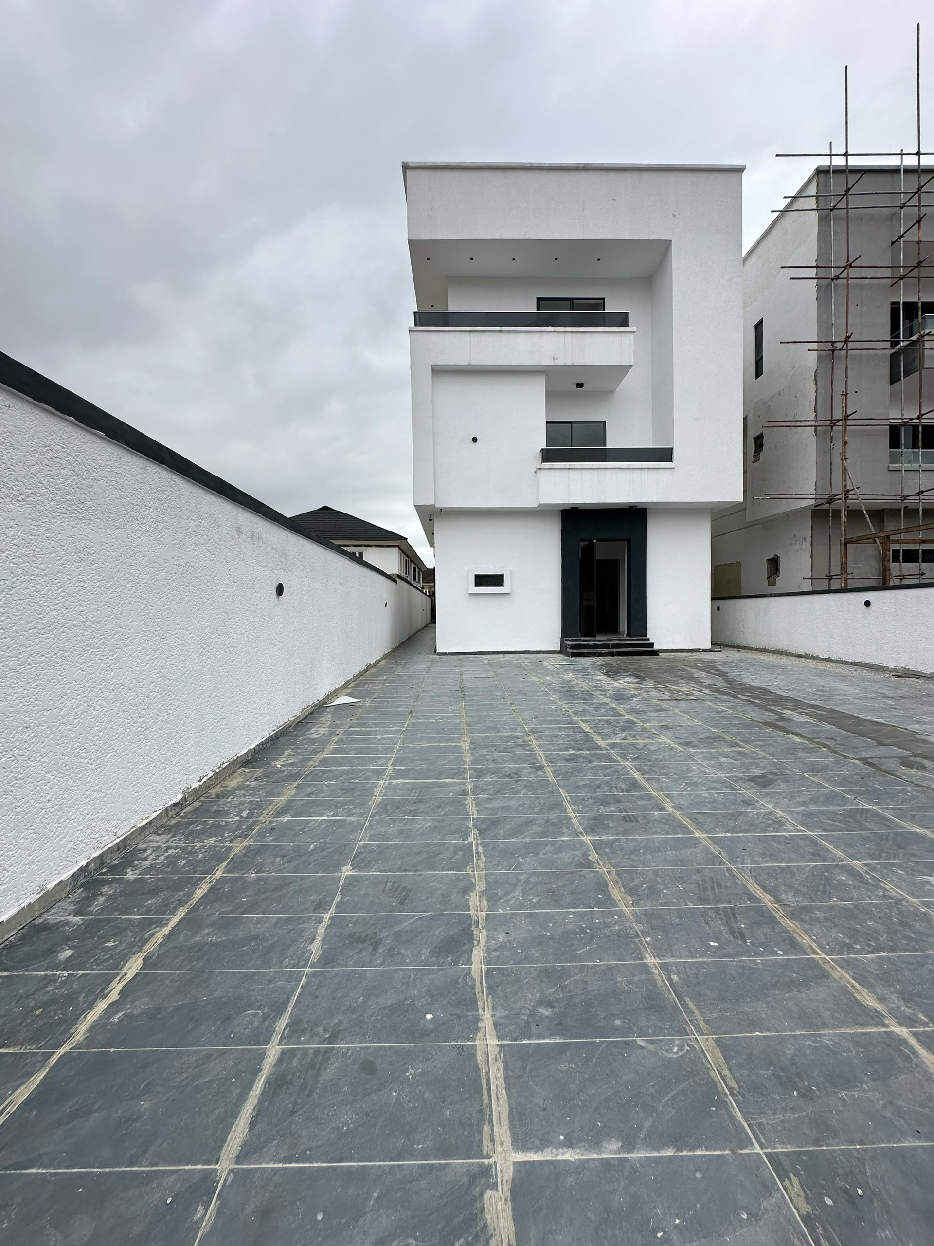 5 Bedroom fully detached