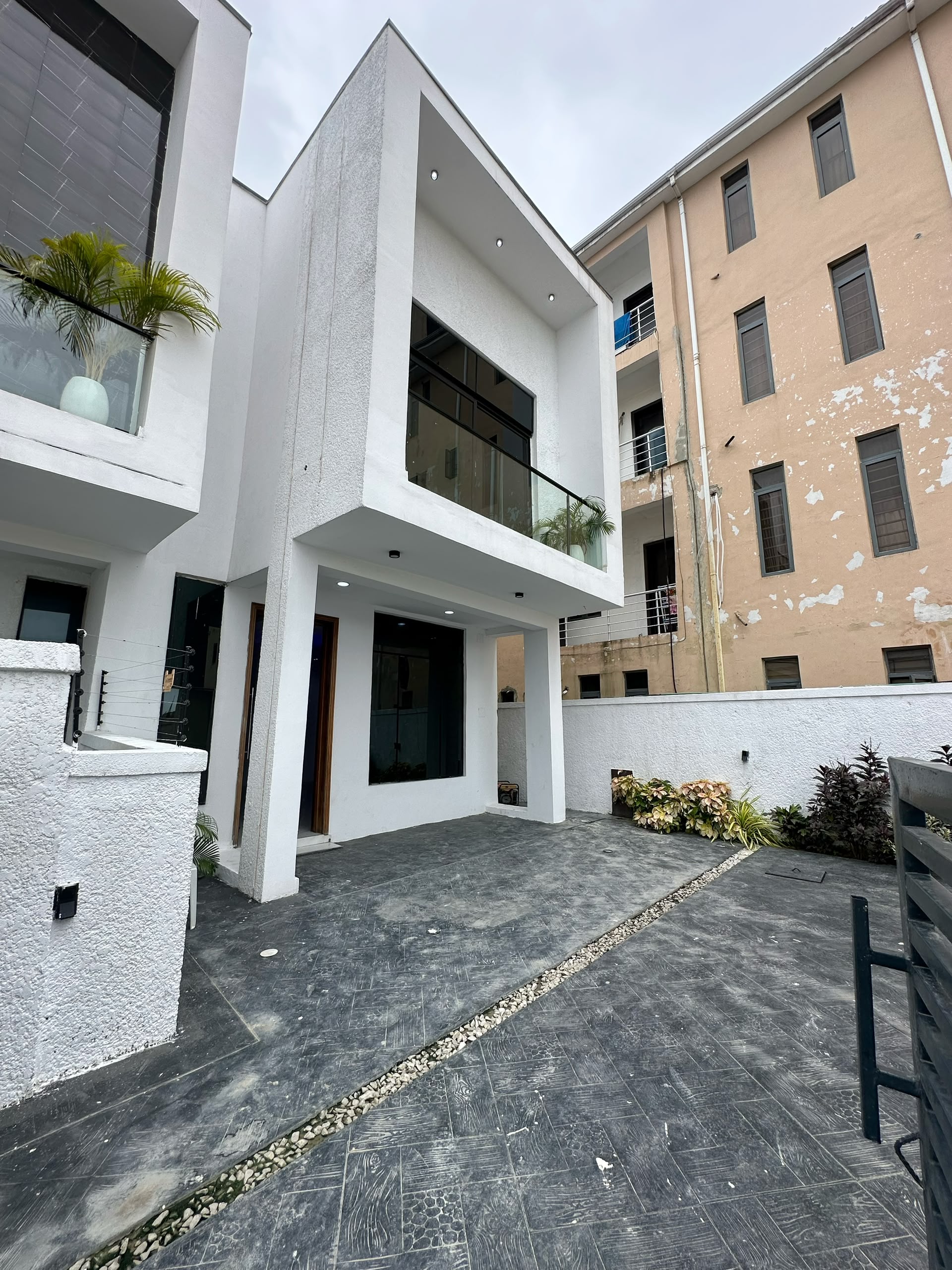 4 Bedroom fully detached