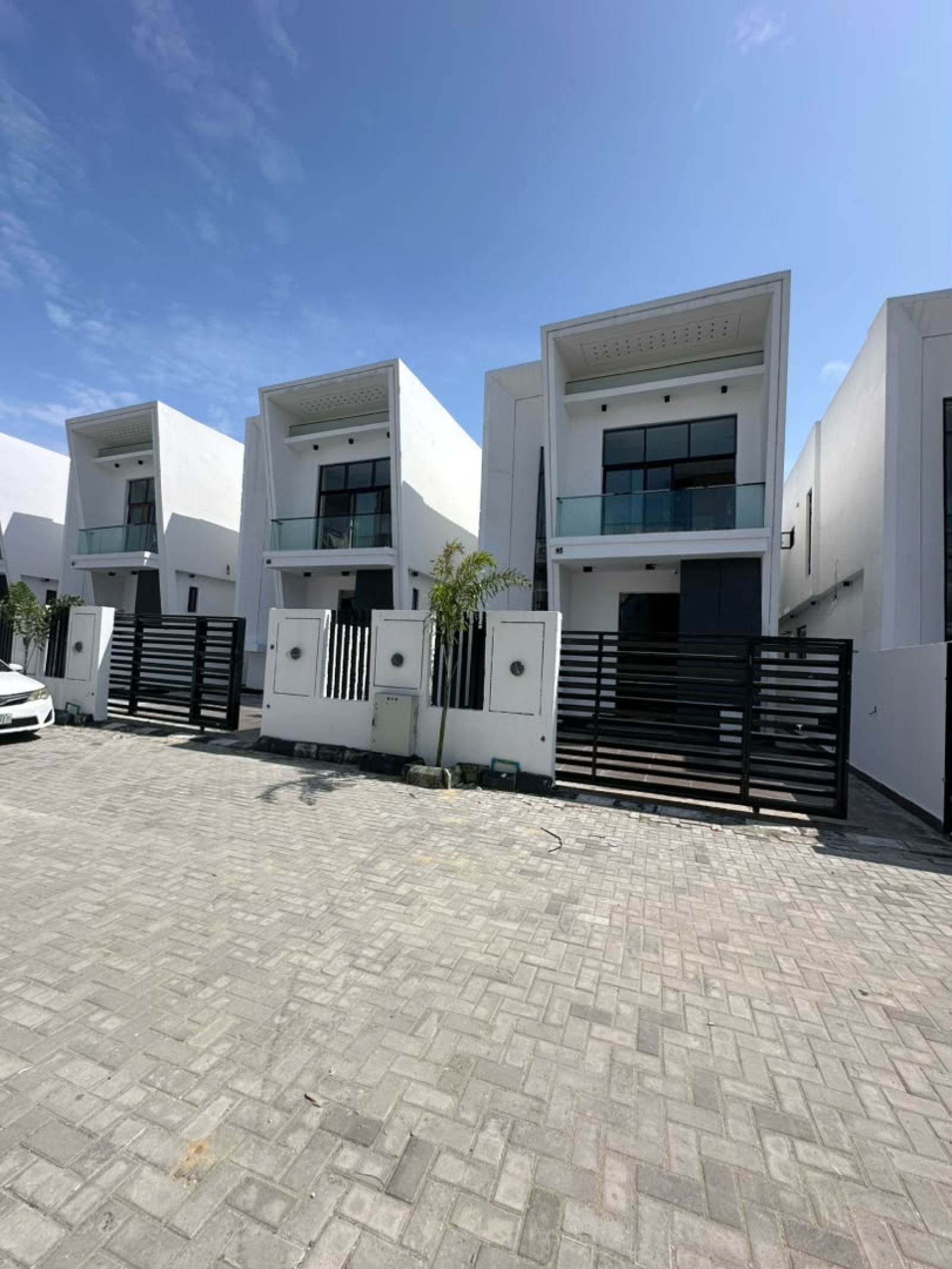 4 BEDROOM FULLY DETACHED