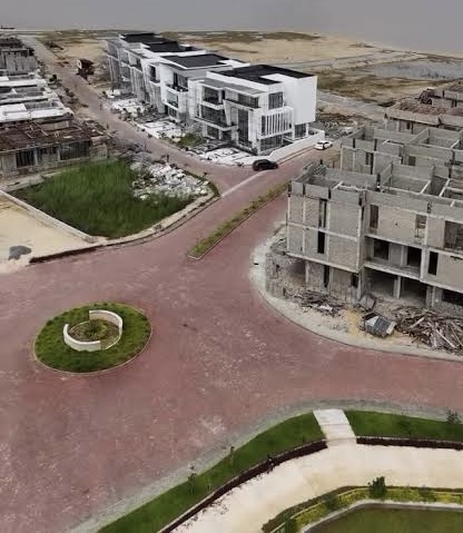 LAND IN OSAPA LONDON 